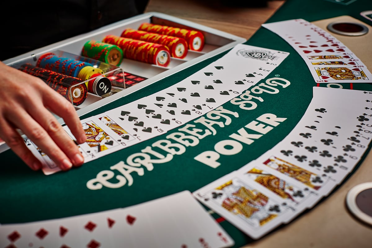 Hướng dẫn cách chơi Stud Poker Rikvip cho tân binh